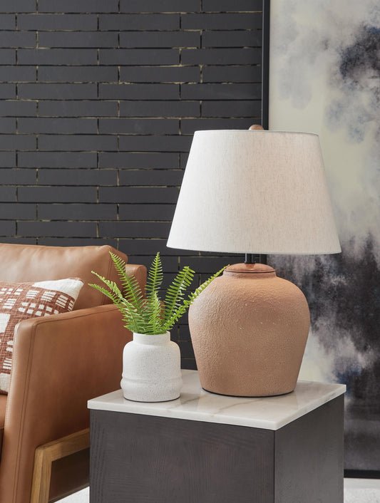 Scantor Metal Table Lamp (1/CN)