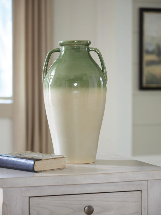 Andorbury Vase