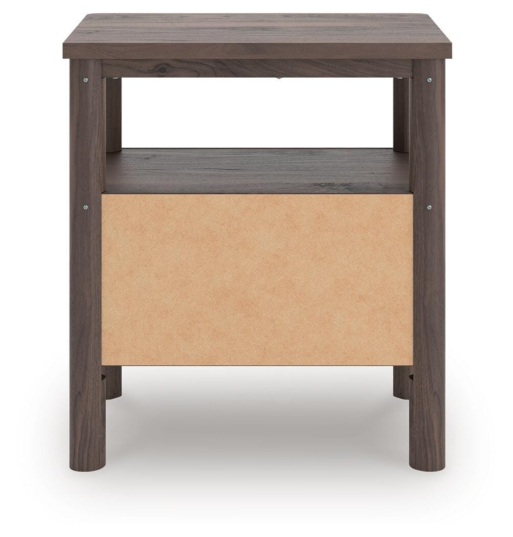 Pamytta King Panel Platform Bed, Dresser, Mirror and Nightstand