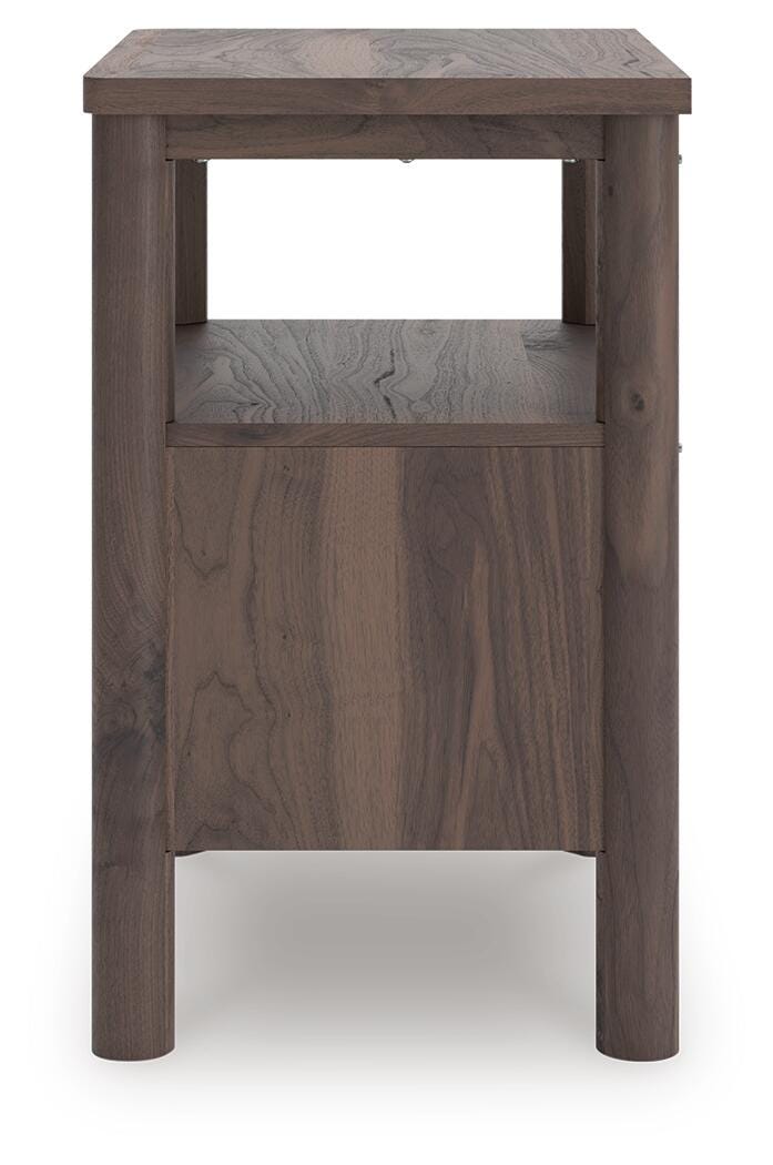 Pamytta Queen Panel Platform Bed, Dresser, Mirror and Nightstand