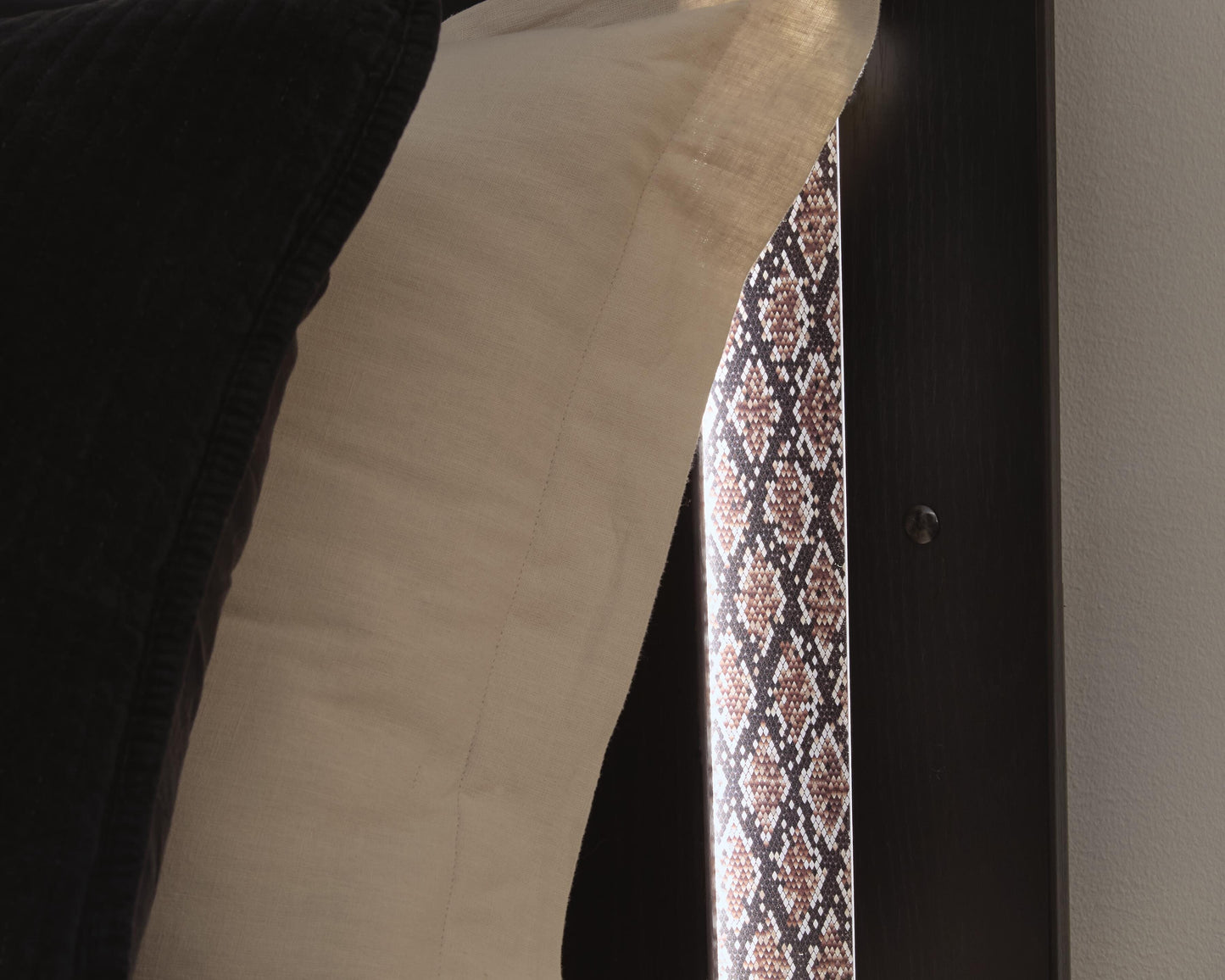 Shoralli Queen Panel Bed