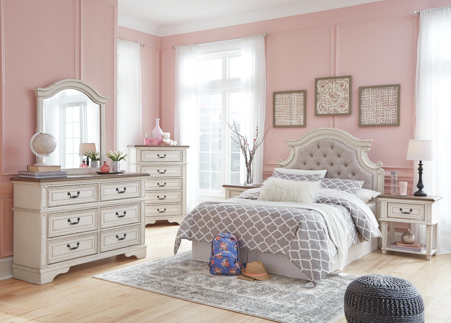Realyn One Drawer Night Stand