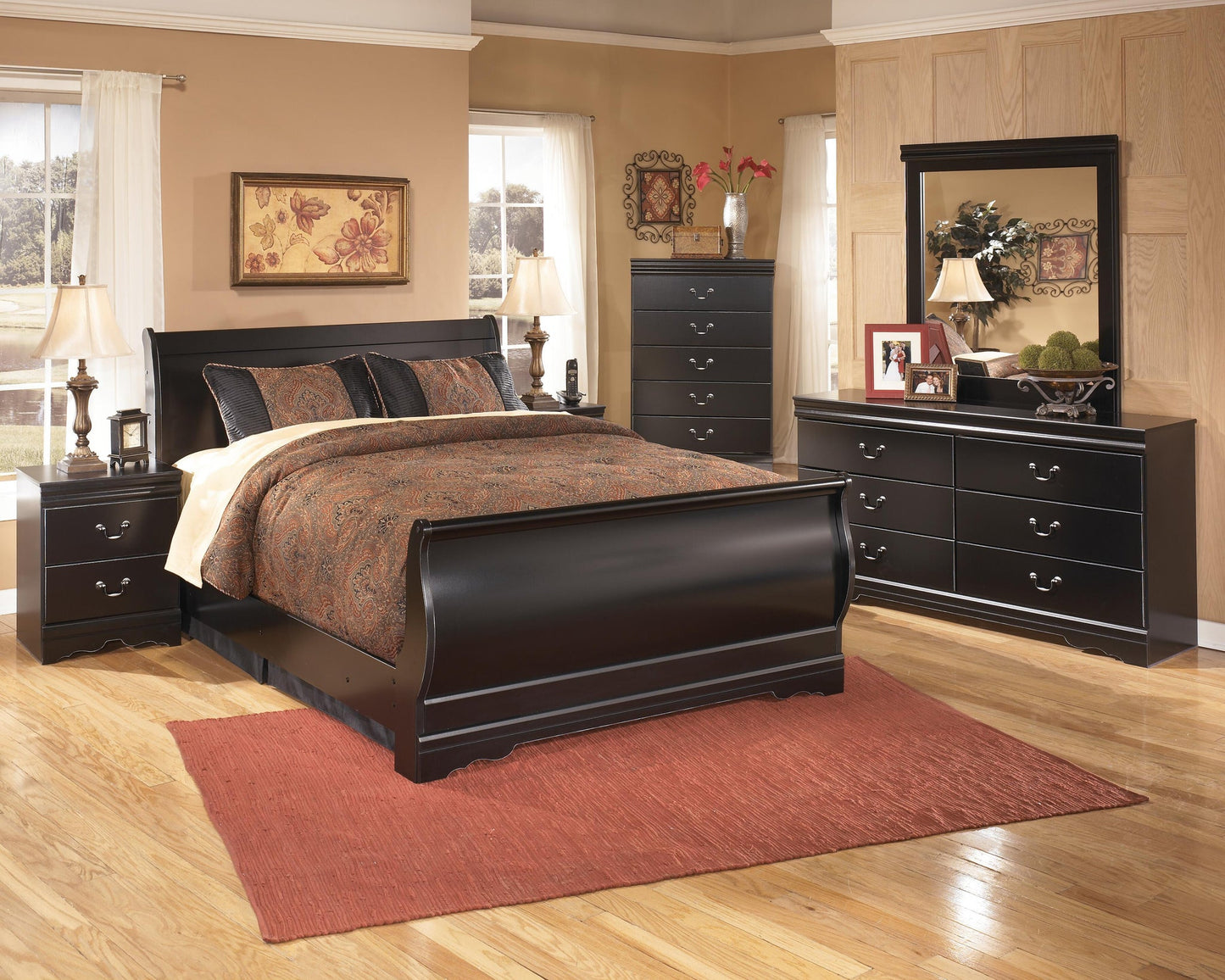 Huey Vineyard Five Drawer Chest