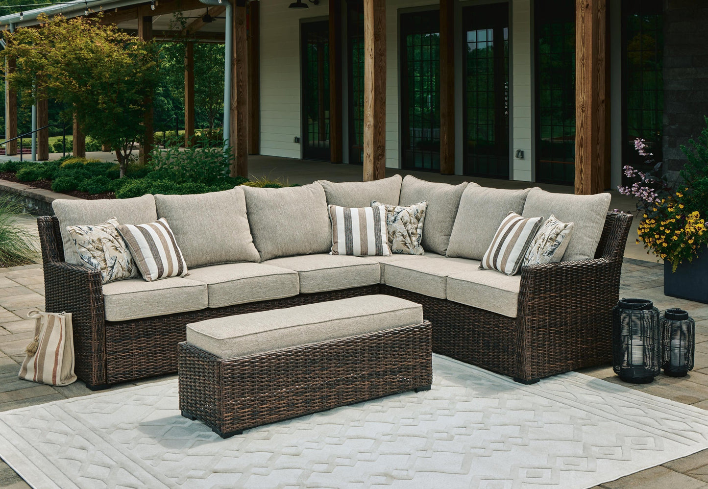 Brook Ranch Sofa SEC/Bench w/CUSH (3/CN)