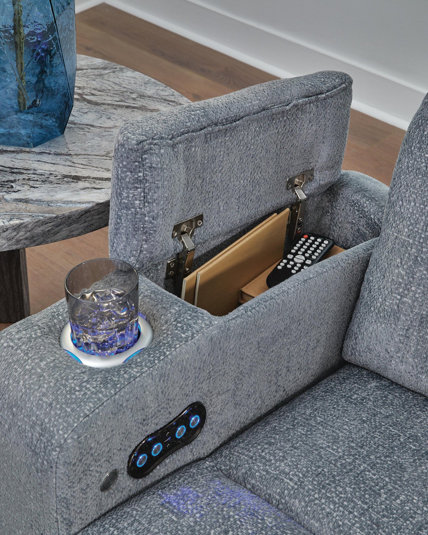 Studio Cave PWR REC Sofa with ADJ Headrest