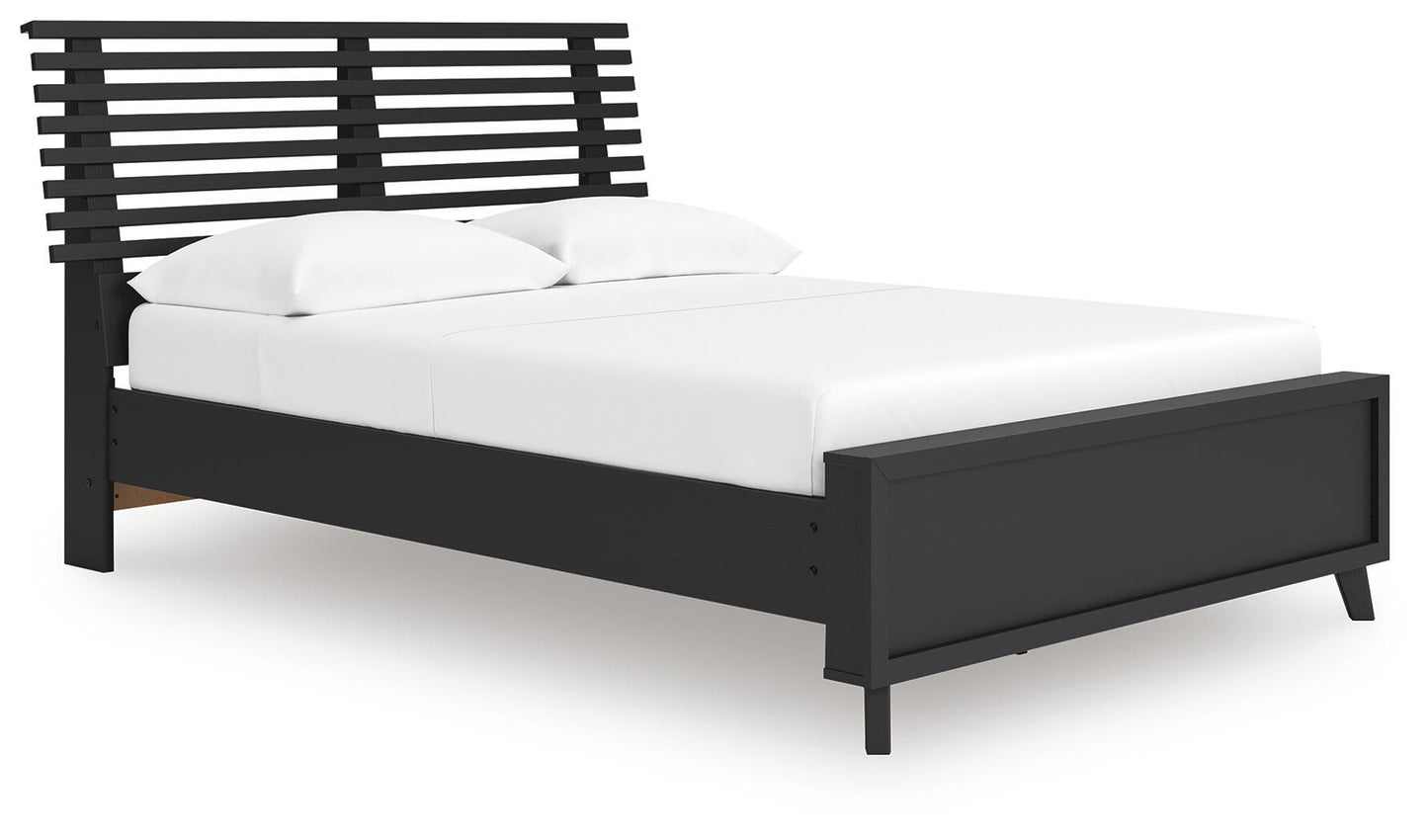 Danziar Full Slat Panel Bed