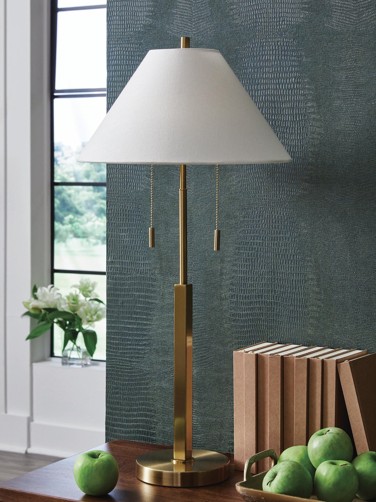 Haigwood Metal Table Lamp (1/CN)
