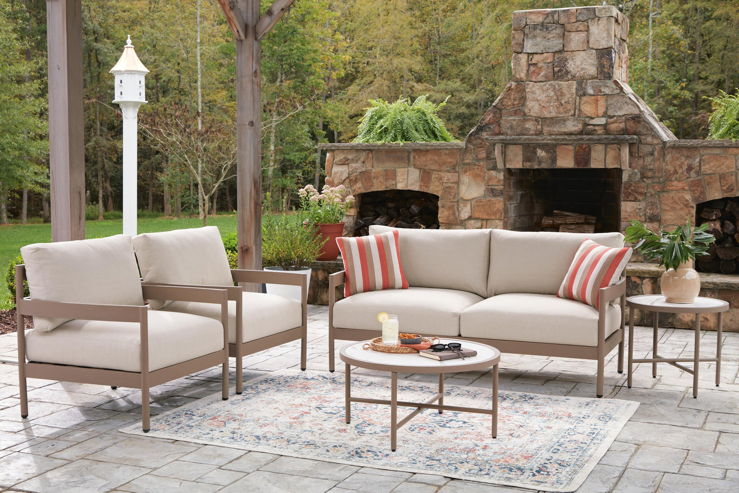 Bluff Trail Love/Chairs/Tables Set (5/CN)