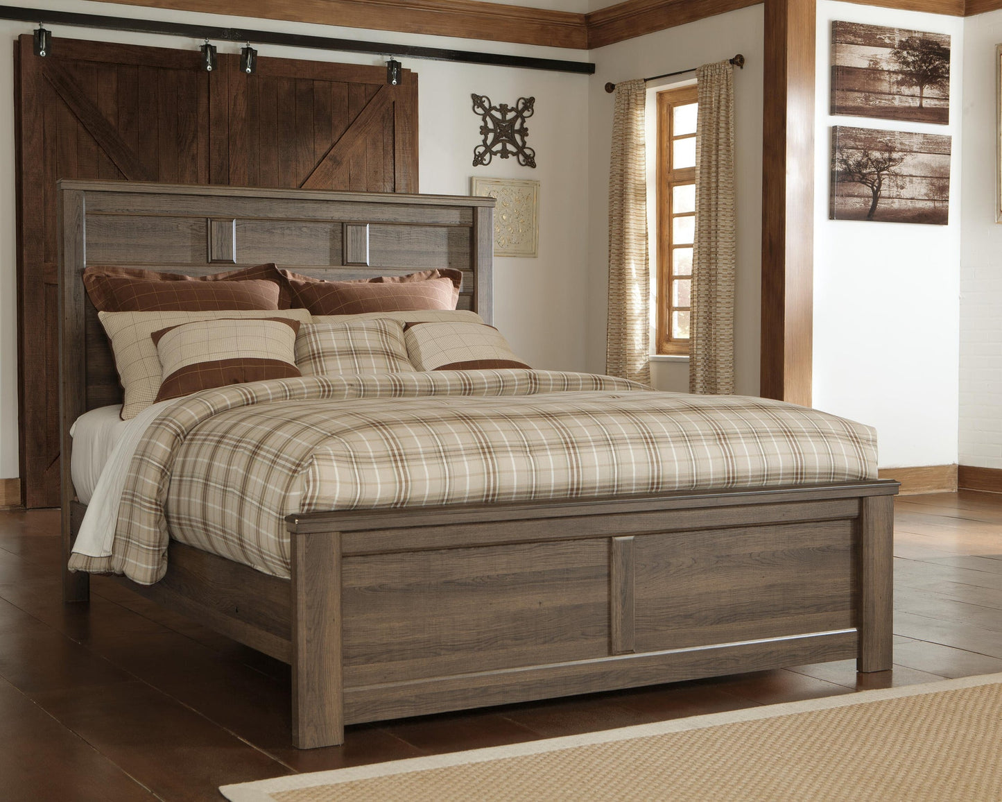 Juararo Queen Panel Bed with Mirrored Dresser