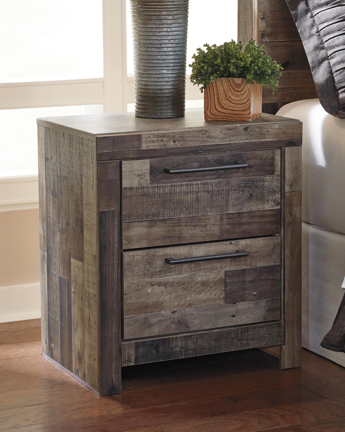 Derekson Queen Panel Bed with Mirrored Dresser and Nightstand