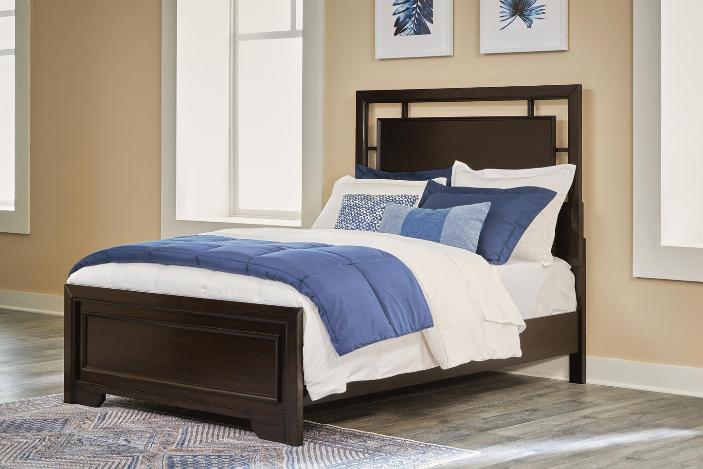 Covetown Full Panel Bed with Mirrored Dresser and Nightstand