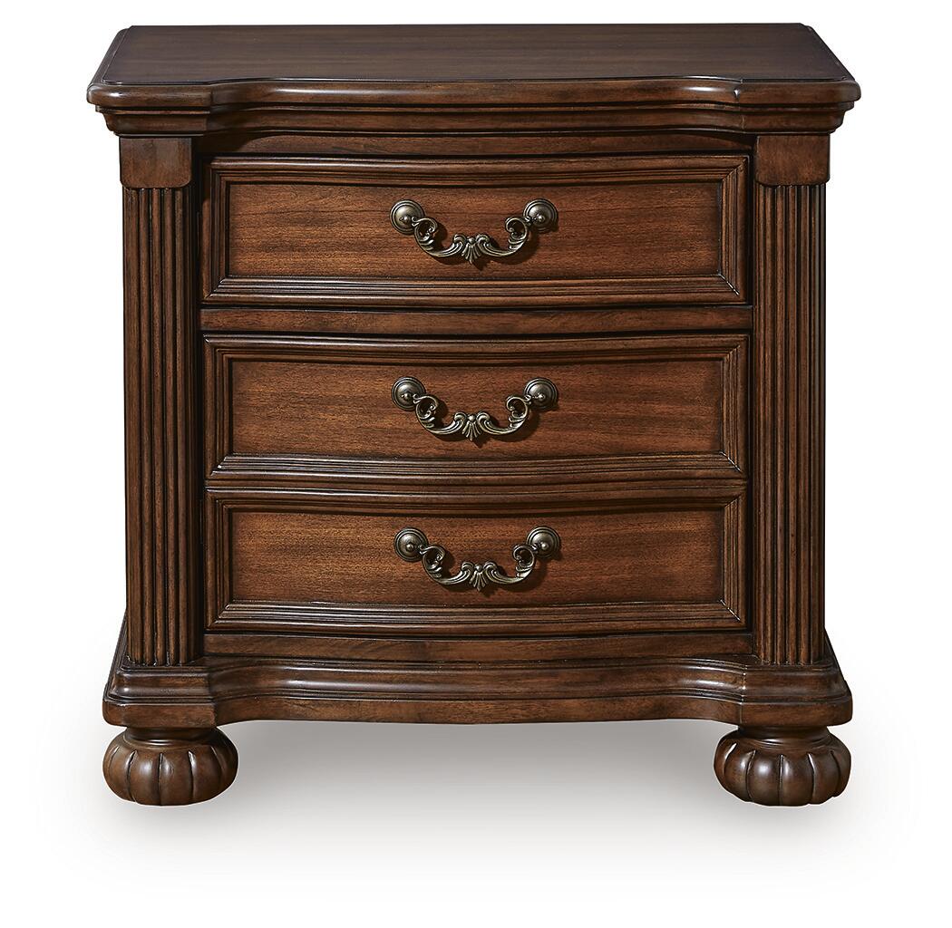 Lavinton California King Poster Bed, Dresser, Mirror, Chest and Nightstand