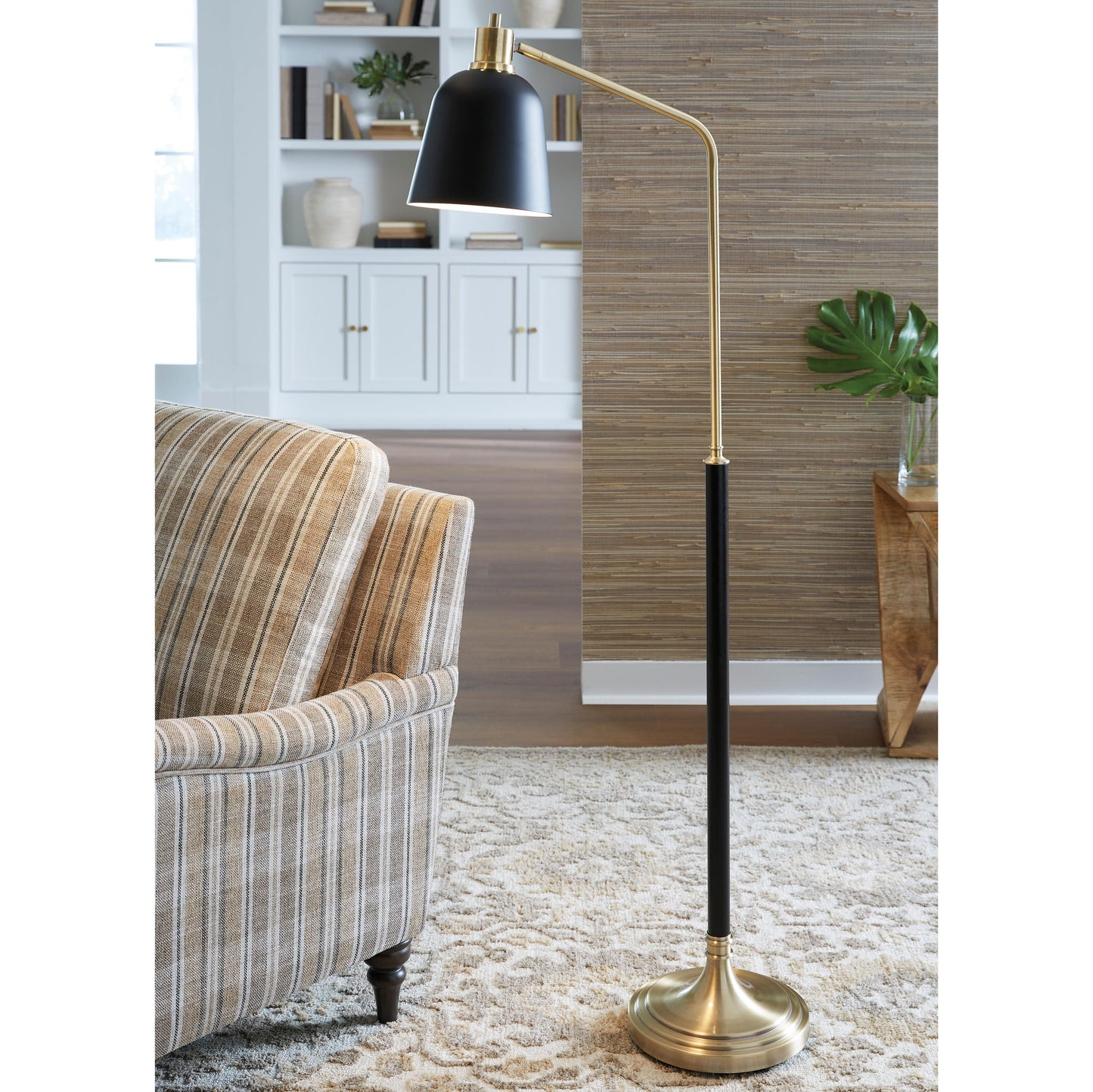 Clairwell Metal Floor Lamp (1/CN)